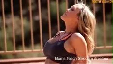 播放 妈妈指导性行为 - 妈妈指导楼梯如何他妈的