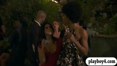 Reproduzir Pintores quentes bebendo e se divertindo na poça