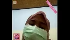再生 LGvcsはヒジャーブをすくい取る