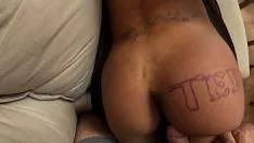 播放 Duencircle 与 ted 一起进行纹身训练，他把我塞进了 sashay - binho ted - alemão tatouador