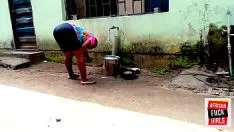 Putar Menit yang melelahkan dunia di kota kecil, "saya ingat saya tidak menginginkan gelarnya, seseorang harus meminta saya. ig@africanfuckmissys