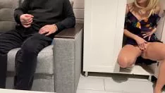 Reproducir la madre de rodadura espía a su hijo de rodadura observando porno y idiota y fucworld-beater él