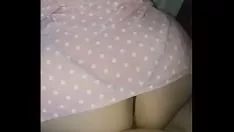 Jouer Agréable colombienne suppure roxana en regardant son délicieux cul
