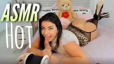Jouer Asmr porno pur chaud youtuber oreille défaite seins inarticulés baise et foutre en verbalise