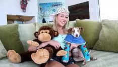 Redare Spangbros - pawg-ul roșu Zoey Monroe futut în fund de o franțuzoaică cu coarne