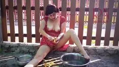 Play Retrospective housemaid trains white potatoes for dinner party. time of origin public presentation. time of origin housemaid take no step-ins. onanism out-of-doors. white potato