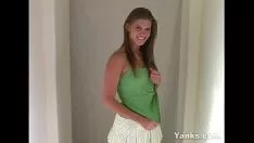 Play Hot jody toys in the shower down