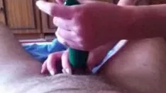 Redare Punerea penisului verde o ia pe bruneta