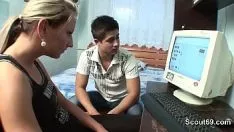 Jouer Hot adolescent fuck releaser pour de l'argent et beau errer