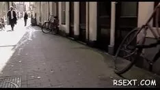 播放 热辣妹得到折腾和猛拉一个严厉的刑警，所以吸进去