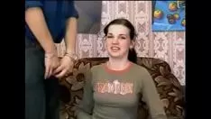 Oynat 18 yaşındaki çocuğu beslemek