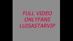 Odtwórz Chuda nastolatka bawi się czerwonym dildem w kuchni - cały film luisastarvip