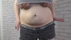 Riproduci Bbw tettona moglie traditrice milky mari riporta di nuovo a casa un enorme creampie nella sua figa pelosa!
