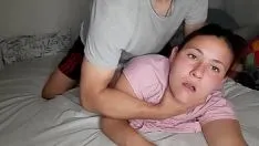 Odtwórz Moja żona robi mu bogatego loda i zostaje zerżnięta przez mojego najlepszego przyjaciela, a on wysyła mi wideo, żebym mógł się masturbować