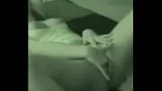 Riproduci Ho guardato il porno e mi sono masturbato fino all'orgasmo. il mio ragazzo l'ha registrato
