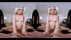 Riproduci Worlddevotees - deliziosa bionda adolescente Victoria