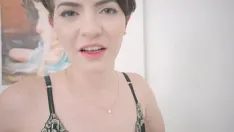 播放 雪女士用巨大的鸡巴操她紧致的屁股