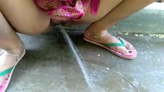 Jouer Compilation de pisse publique : couple indien spécial Nouvel An XXX