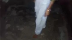 Redare Prima dată Vergin Prietena indiană Slujbă de mână în aer liber și Hardsex