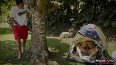 Oynat Annie Marin ve Friends'in Vahşi Açık Kamp Orgy