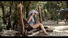 Abspielen Möchtegern-Streetwalker Valleyria, die unbedingt in einem Fall am Tag abspritzen muss