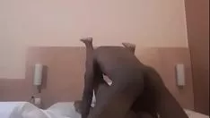Oynat Dışarıdayken Milf becerdin
