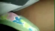 Afspelen Vrouw met slaperige ogen