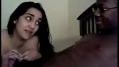 चलाएँ काले लड़के के साथ नौकरी के तहत