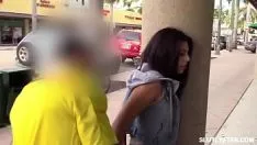 Putar Pengangkat melati gomez melebarkan kakinya