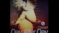 Play Huisachel - day in day out